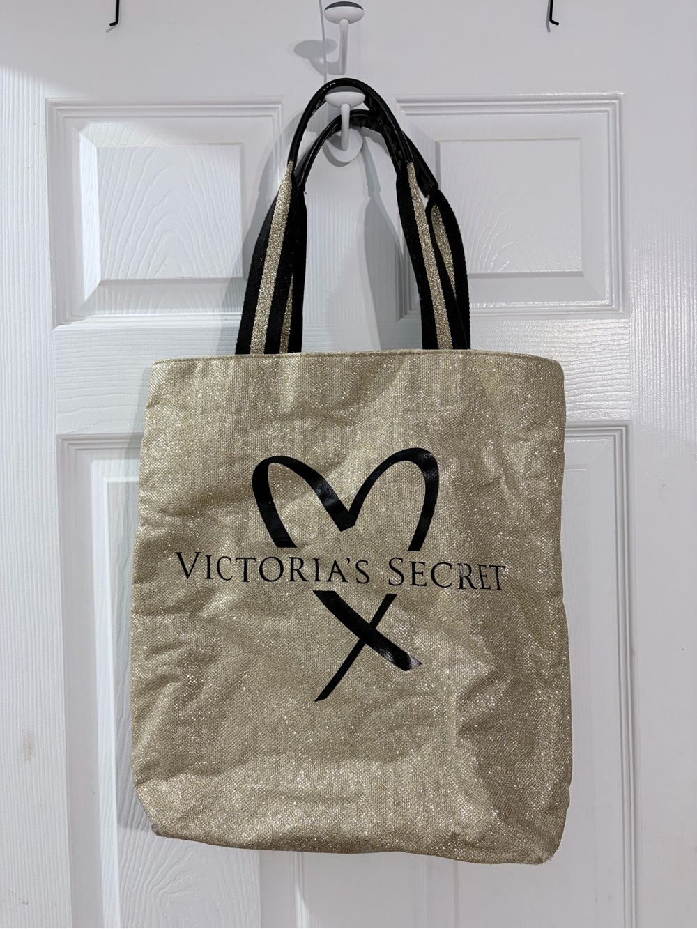 Victoria’s Secret 2017 Fashion Show Gold Glitter Heart Tote Bag Limited Edition